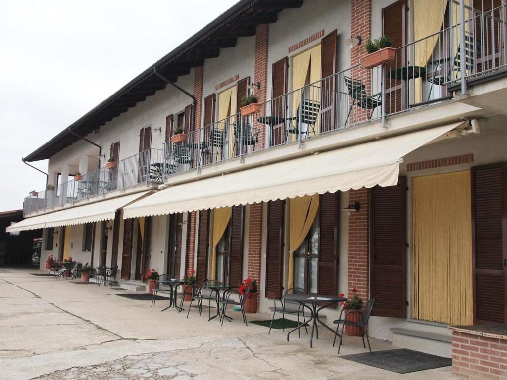 Agriturismo Le Viole Barolo Εξωτερικό φωτογραφία