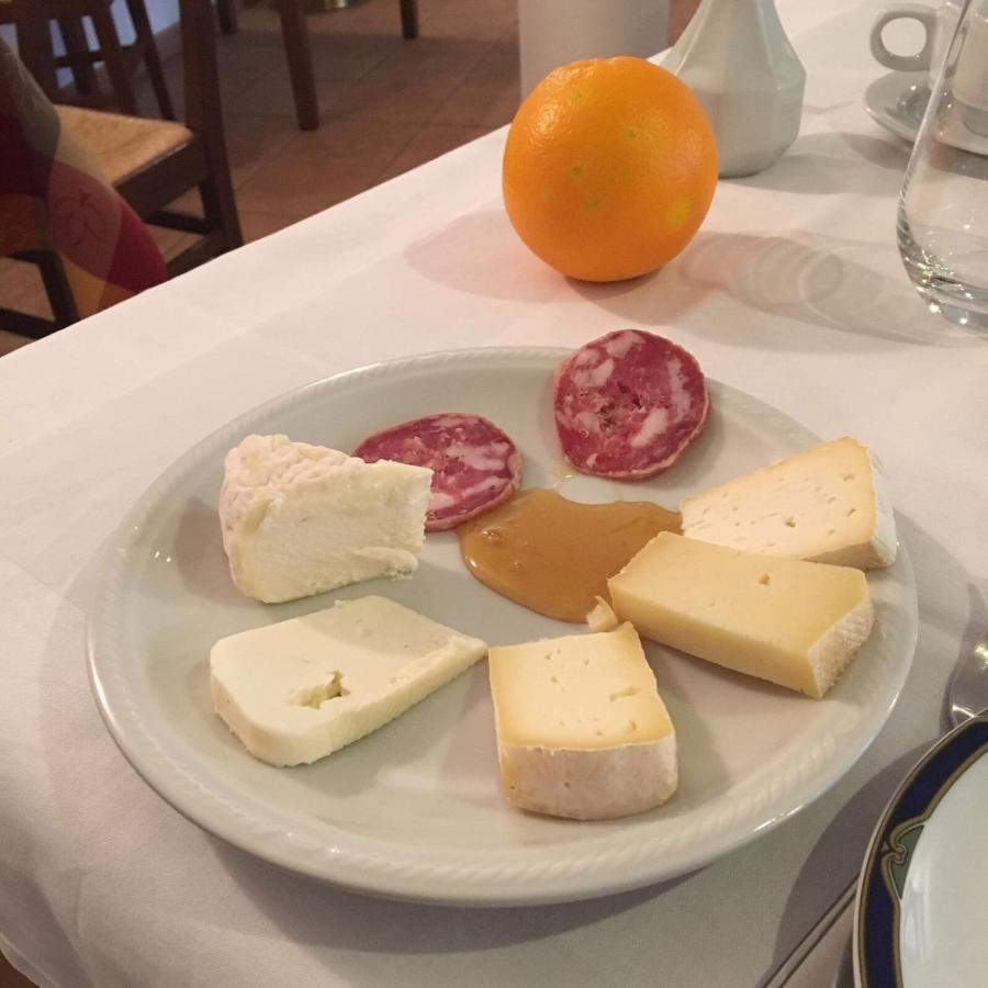 Agriturismo Le Viole Barolo Εξωτερικό φωτογραφία