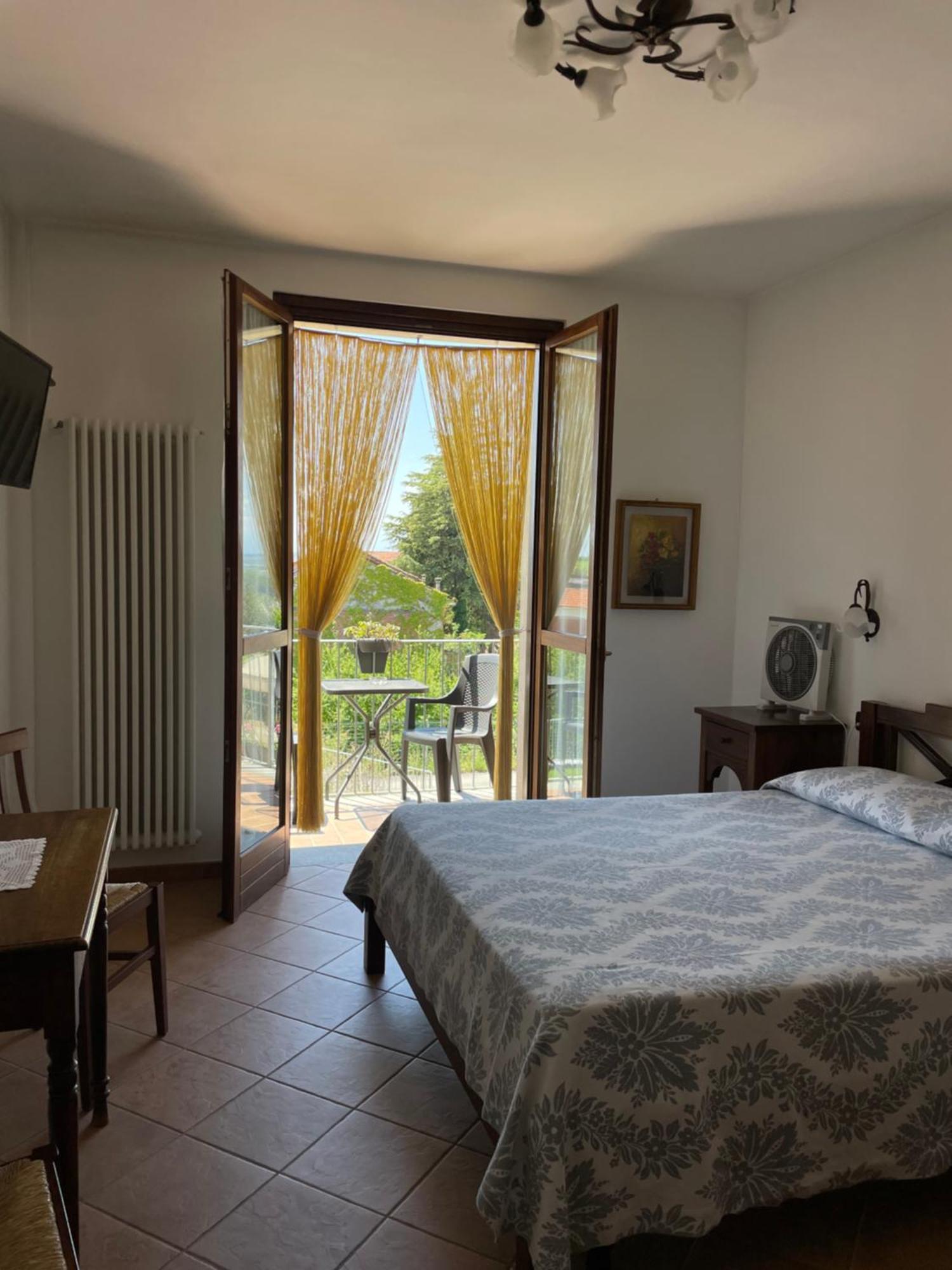 Agriturismo Le Viole Barolo Εξωτερικό φωτογραφία