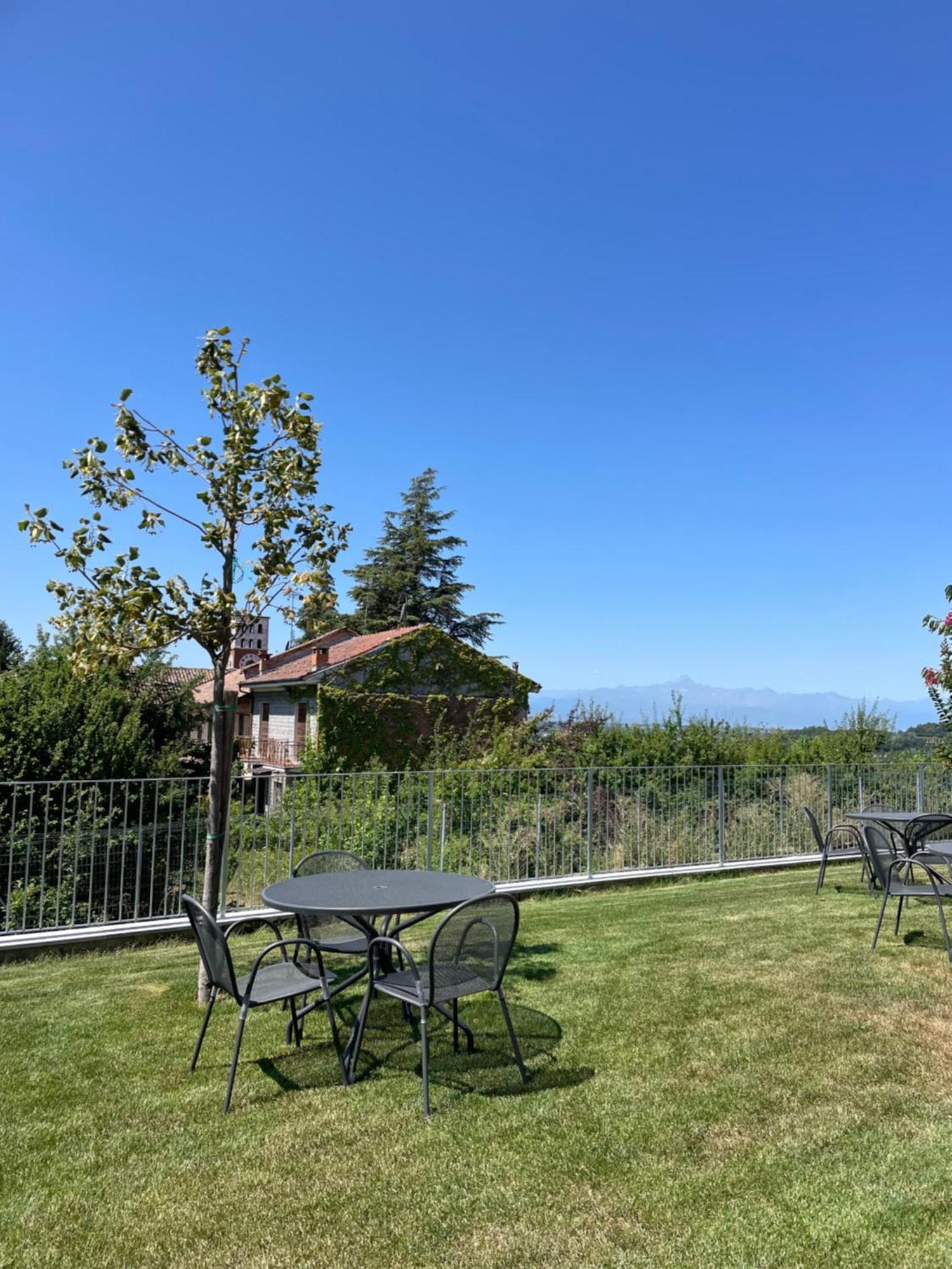 Agriturismo Le Viole Barolo Εξωτερικό φωτογραφία