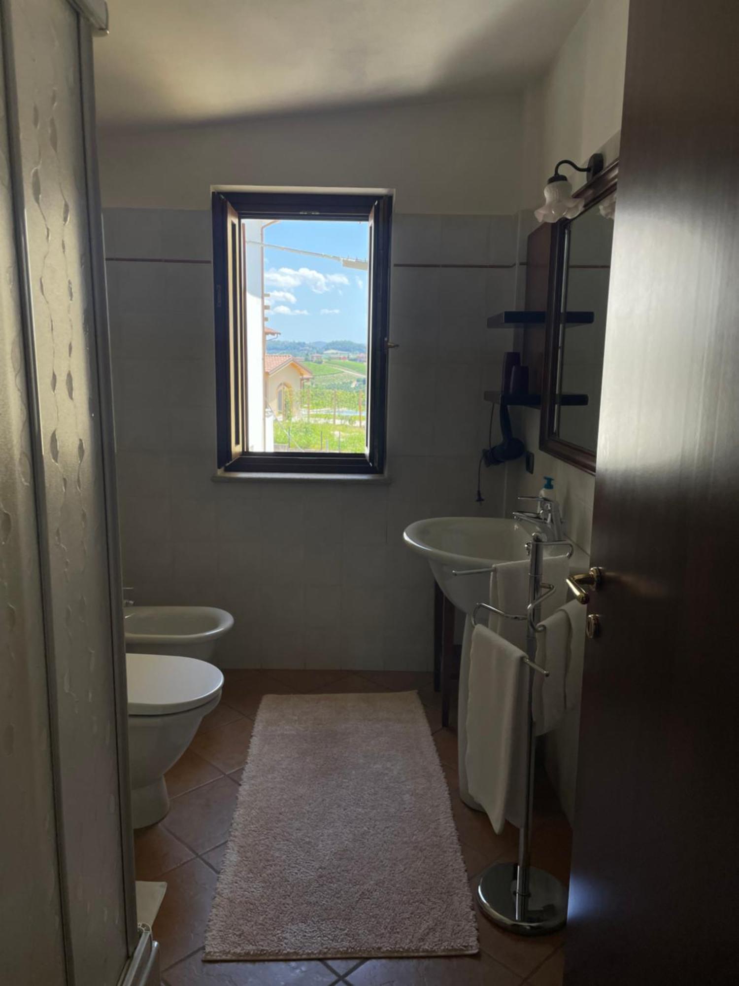 Agriturismo Le Viole Barolo Εξωτερικό φωτογραφία
